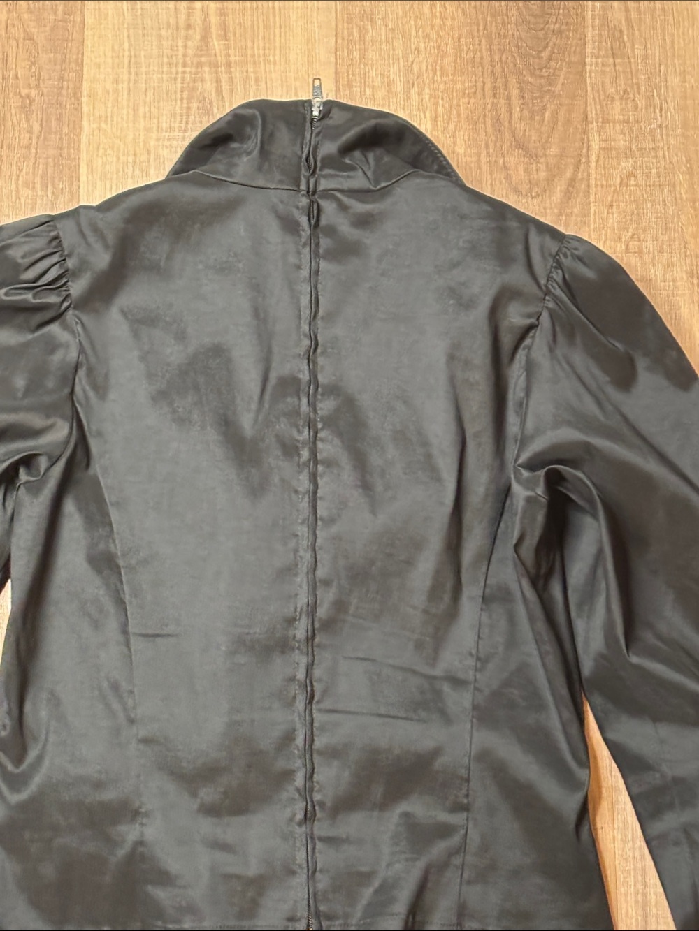 Vintage Tadashi Black Women's Satin Ruched Front Top With Back Zipper Size 10 - Picture 4 of 6